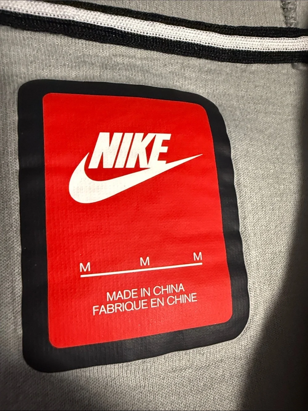 Nike Women's Light Gray Heathered Full-Zip Hooded Cape Hi-low Jacket size Medium